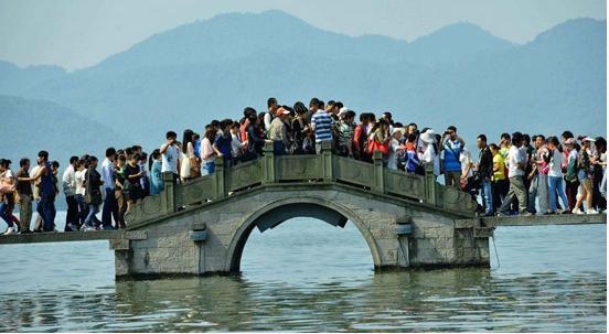 杭州玩两天的旅游线路攻略:轻松规划精华行程,省钱省时玩转西湖与古刹 杭州玩两天的旅游线路攻略:轻松规划精华行程,省钱省时玩转西湖与古刹