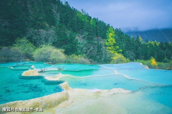 九寨沟三日游旅行团价格全解析:避开隐藏费用,选对高性价比行程 九寨沟三日游旅行团价格全解析:避开隐藏费用,选对高性价比行程
