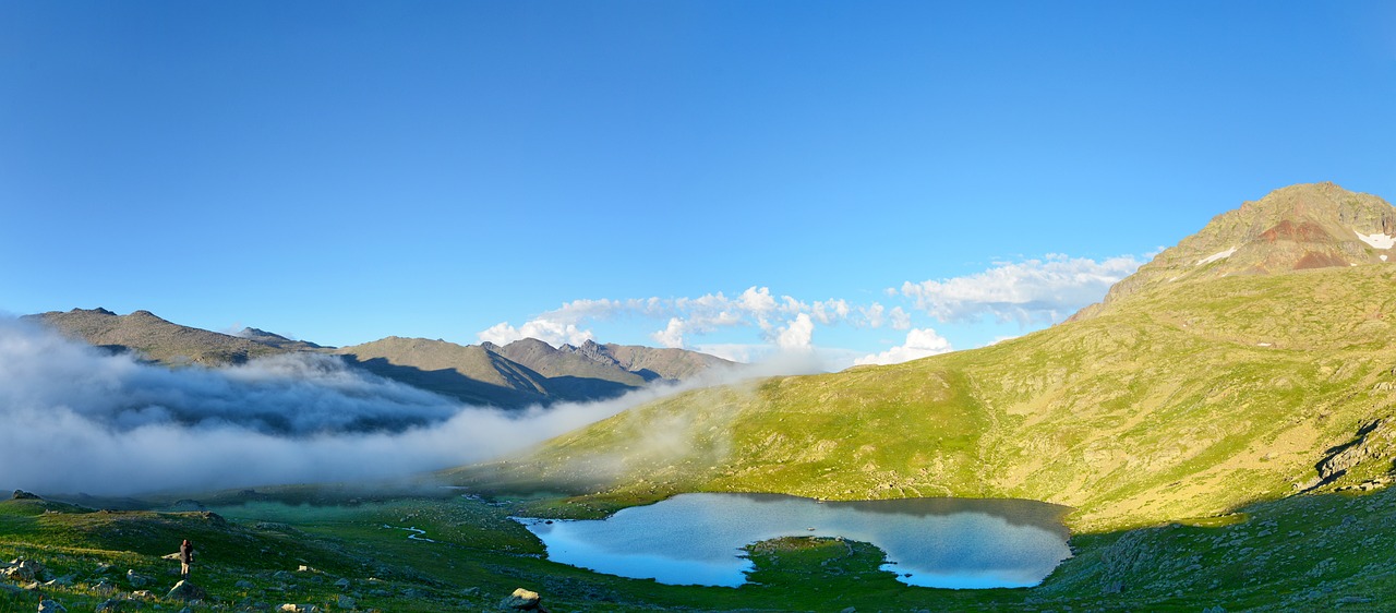 内蒙古，草原的诗篇，探秘绝美风光与深厚文化的旅行指南