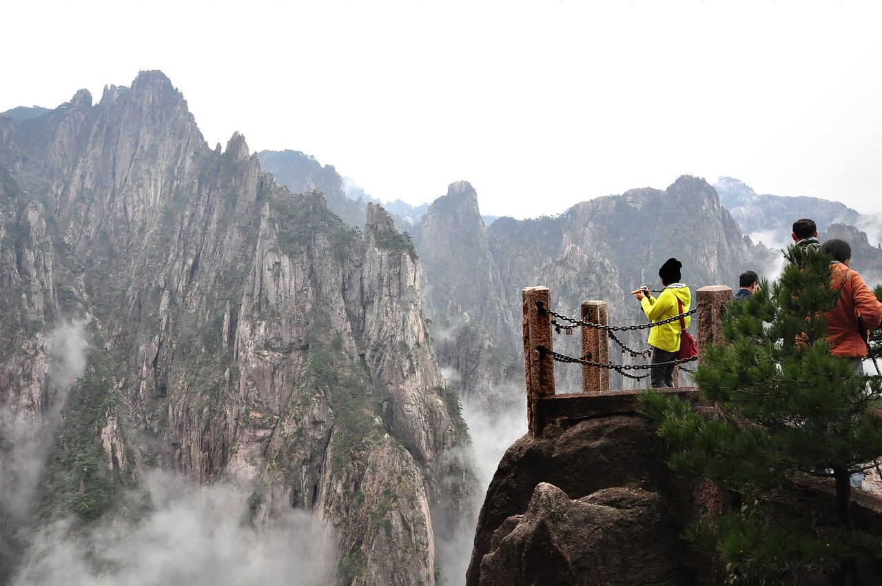 探秘安徽黄山，云海奇松，古韵徽州的深度游记