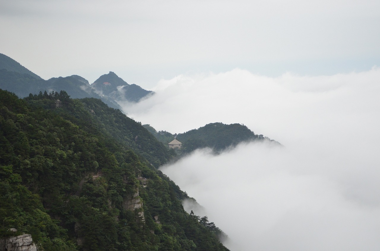 探秘庐山云雾之间，深度二日游攻略，解锁不为人知的美景